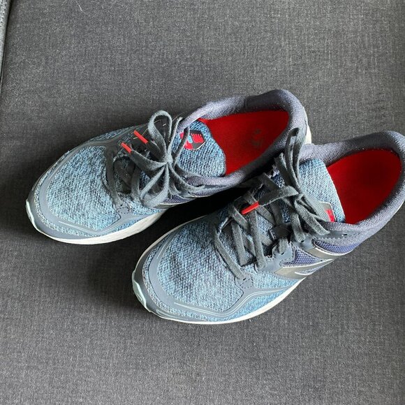 New Balance Fresh Foam Women's Size 8.5 Running Shoes WVNZRT1 - Picture 5 of 6